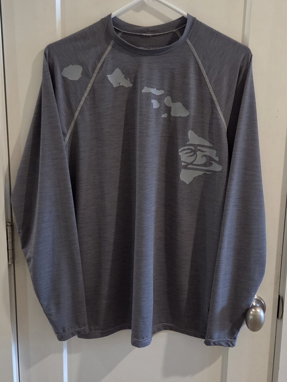 Honolua Surf Co. Long-Sleeve Sun Shirt - Hawaiian Island Print - Size Small - SP